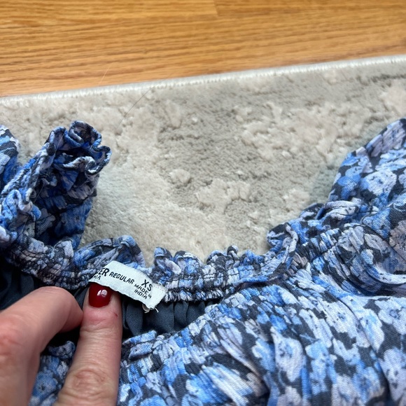 HOLLISTER set of two XS mini dresses - Picture 6 of 7